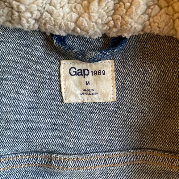 GAP Sherpa Denim Jacket - Picture 2 of 8